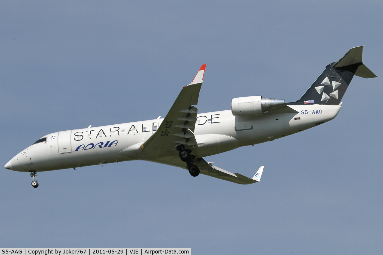 S5-AAG, 2000 Canadair CRJ-200LR (CL-600-2B19) C/N 7384, Adria Airways