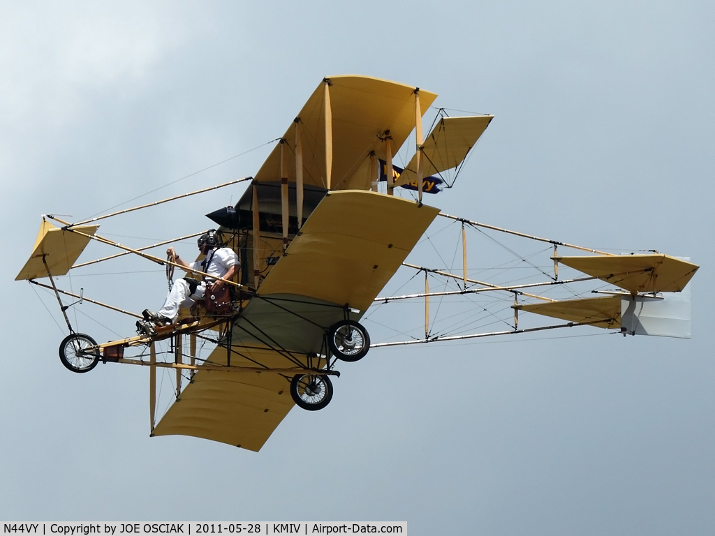 N44VY, Curtiss D Pusher Replica C/N 01BC, Flying at the 2011 airshow in Millville