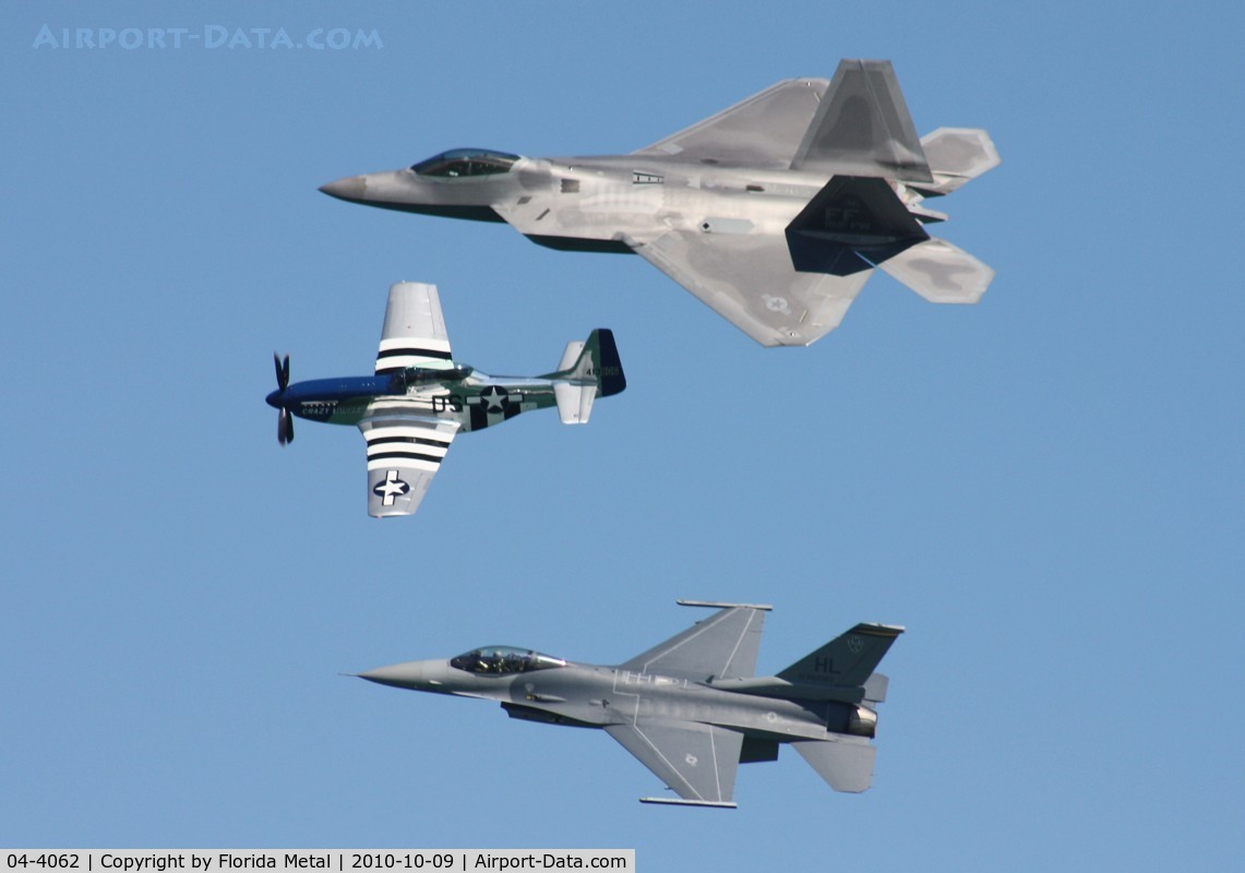 04-4062, 2004 Lockheed Martin F-22A Raptor C/N 4062, F-22 with F-16 and Crazy Horse over Daytona Beach