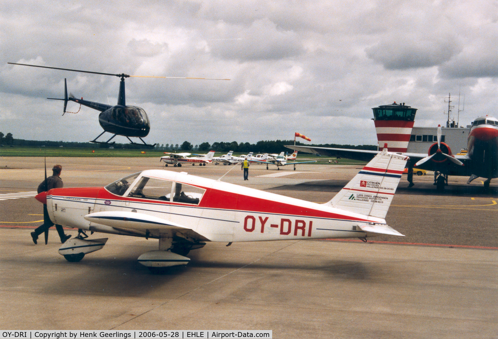 OY-DRI, 1967 Piper PA-28-140 Cherokee Cruiser C/N 28-23815, Danish Aero Club. Background R44 , OY-HLI