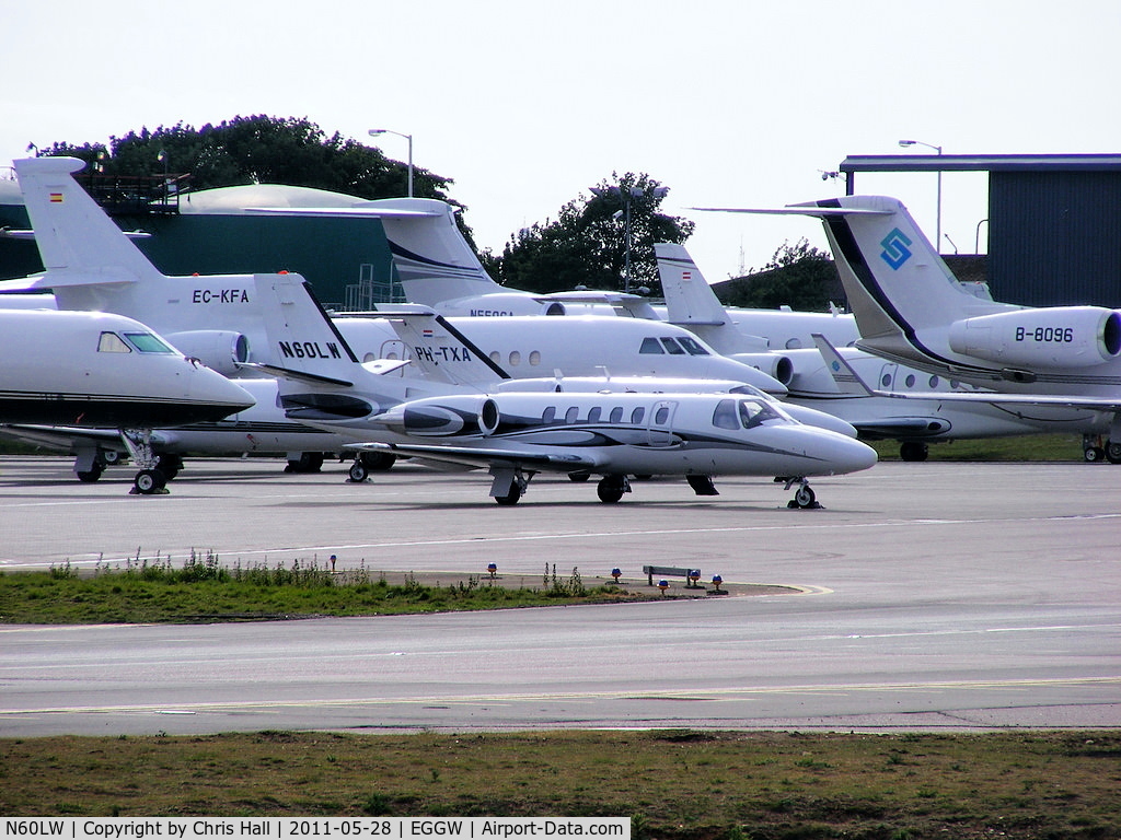 N60LW, 2006 Cessna 550 Citation Bravo C/N 550-1129, Cessna 550 on a packed apron at Luton
