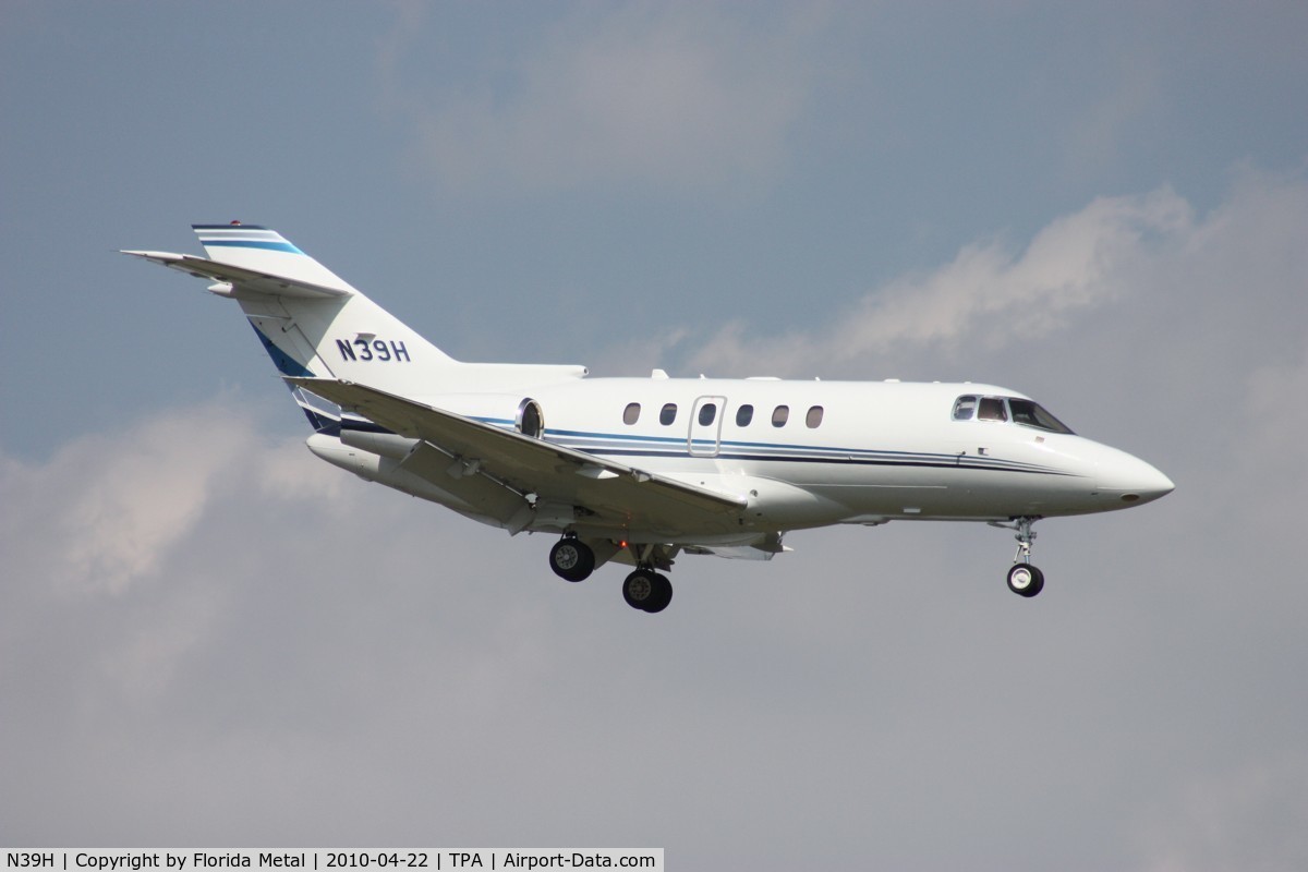 N39H, 2004 Raytheon Hawker 800XP C/N 258695, Hawker 800XP