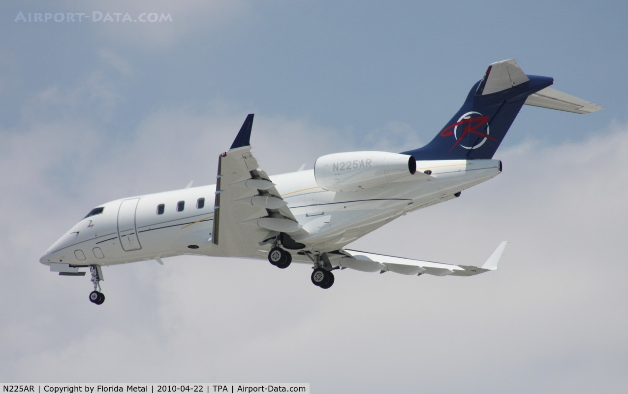 N225AR, 2007 Bombardier Challenger 300 (BD-100-1A10) C/N 20166, Challenger 300