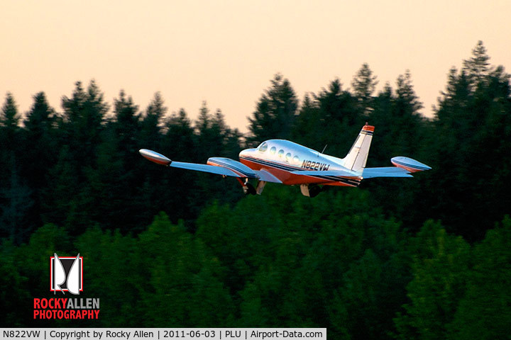 N822VW, 1978 Cessna 340A C/N 340A0630, Departing from Thun Field, Puyallup WA