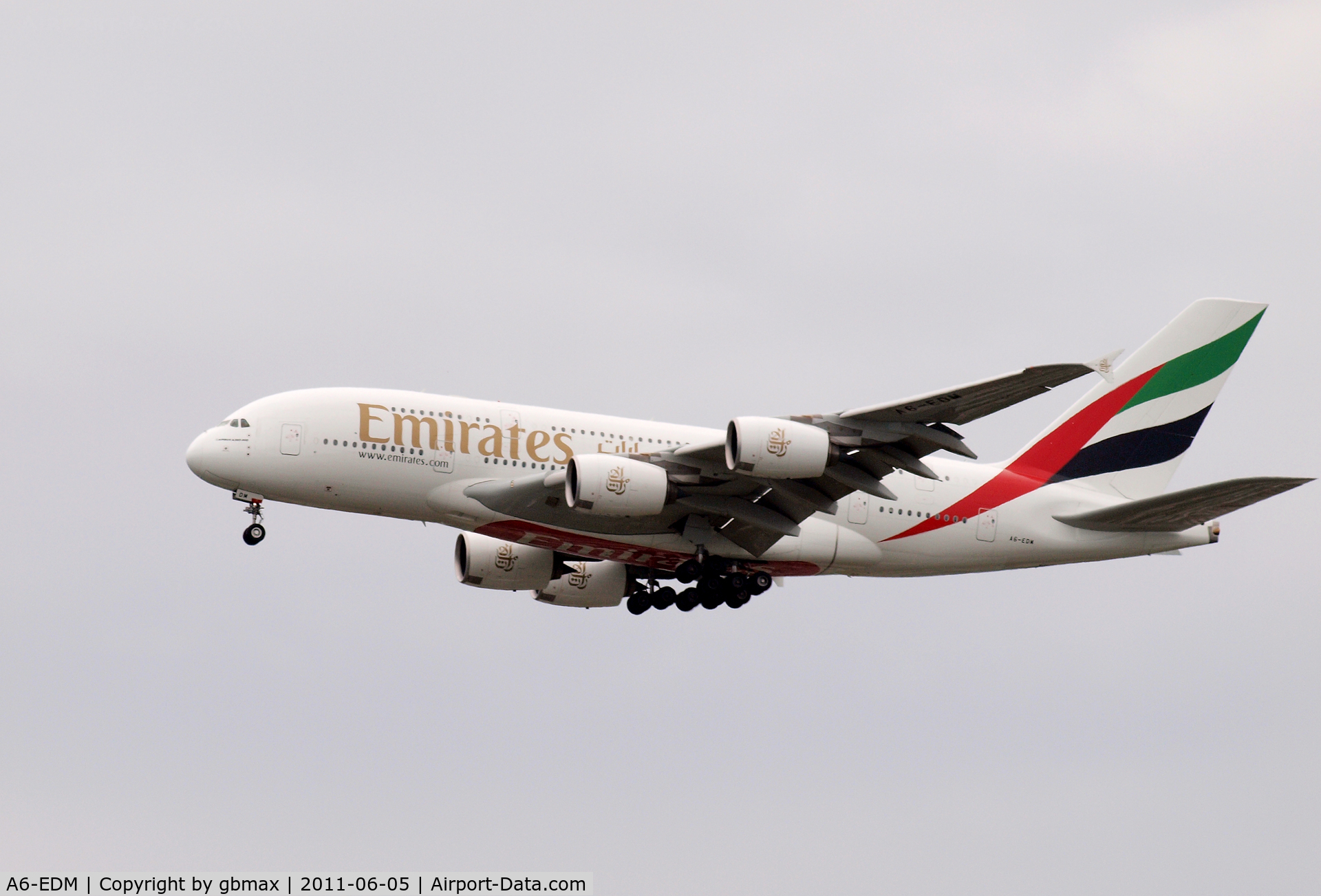 A6-EDM, 2010 Airbus A380-861 C/N 042, Going to a landing at JFK