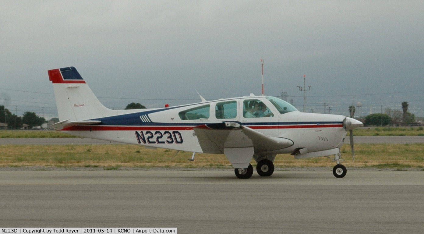 N223D, 1993 Beech F33A Bonanza C/N CE1755, Taxiing at Chino