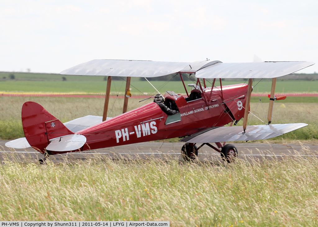PH-VMS, 1935 De Havilland DH-82A Tiger Moth II C/N 3318, Go back from the refuelling area...