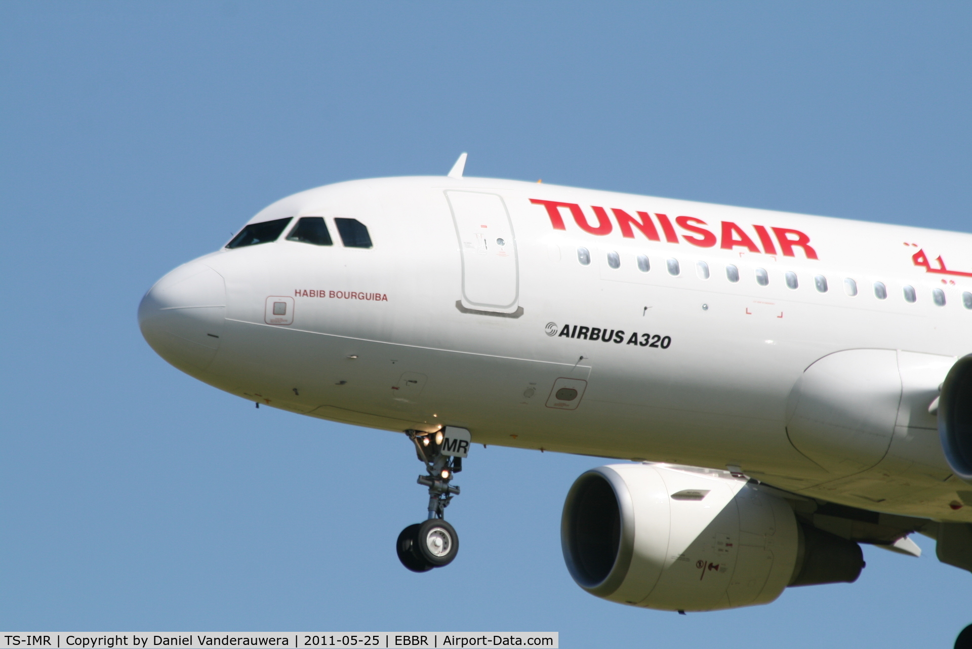 TS-IMR, 2010 Airbus A320-214 C/N 4344, Arrival to RWY 25L