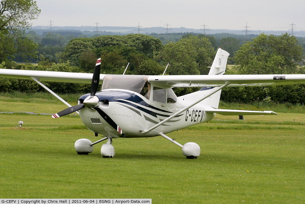 G-CEFV, 2005 Cessna 182T Skylane C/N 18281538, visitor to Bagby Airfield, Yorkshire