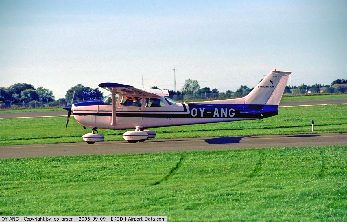 OY-ANG, 1974 Reims F172M Skyhawk C/N 1232, Odense Air Show 9.9.06