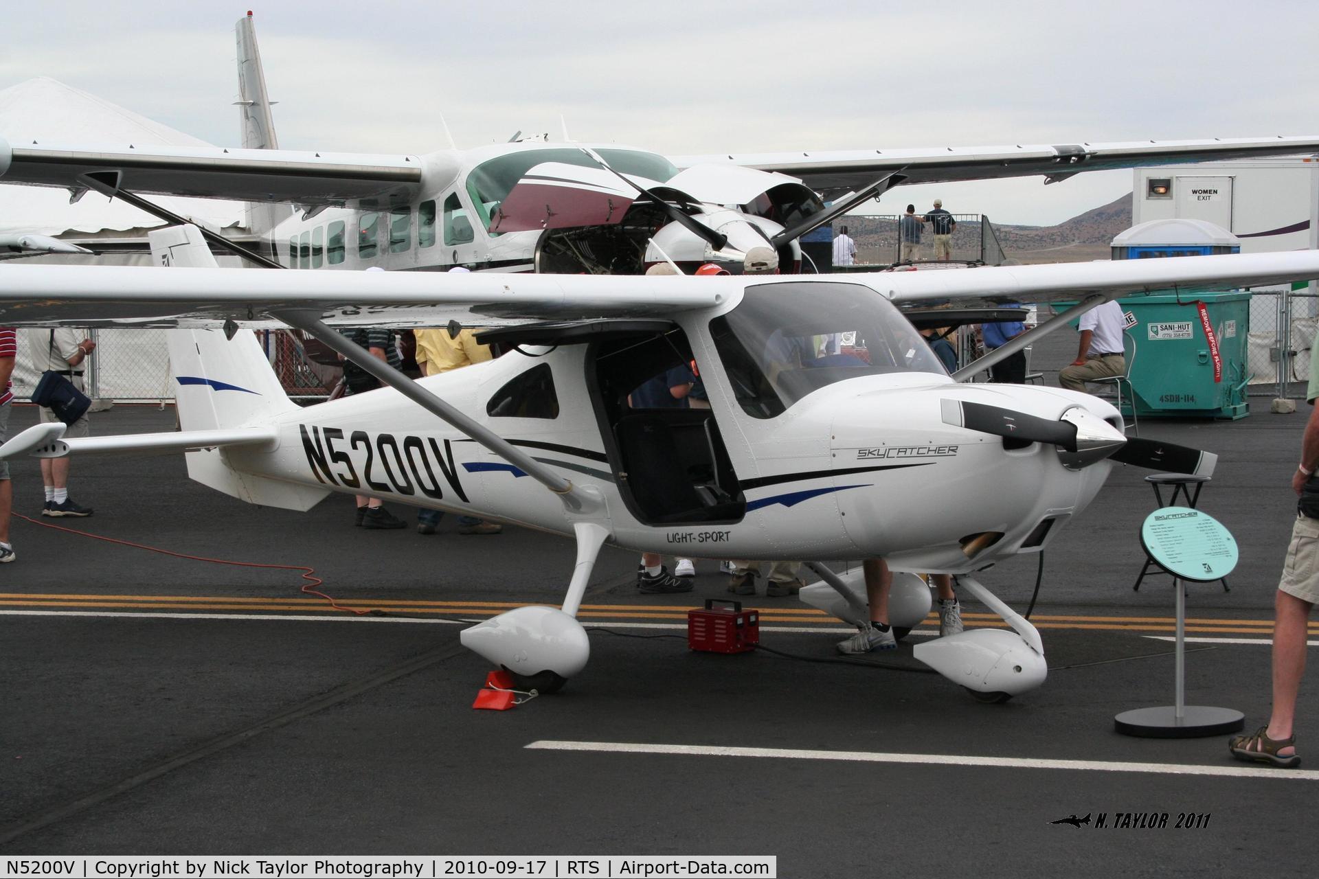 N5200V, Cessna 162 Skycatcher C/N 16200008, On display