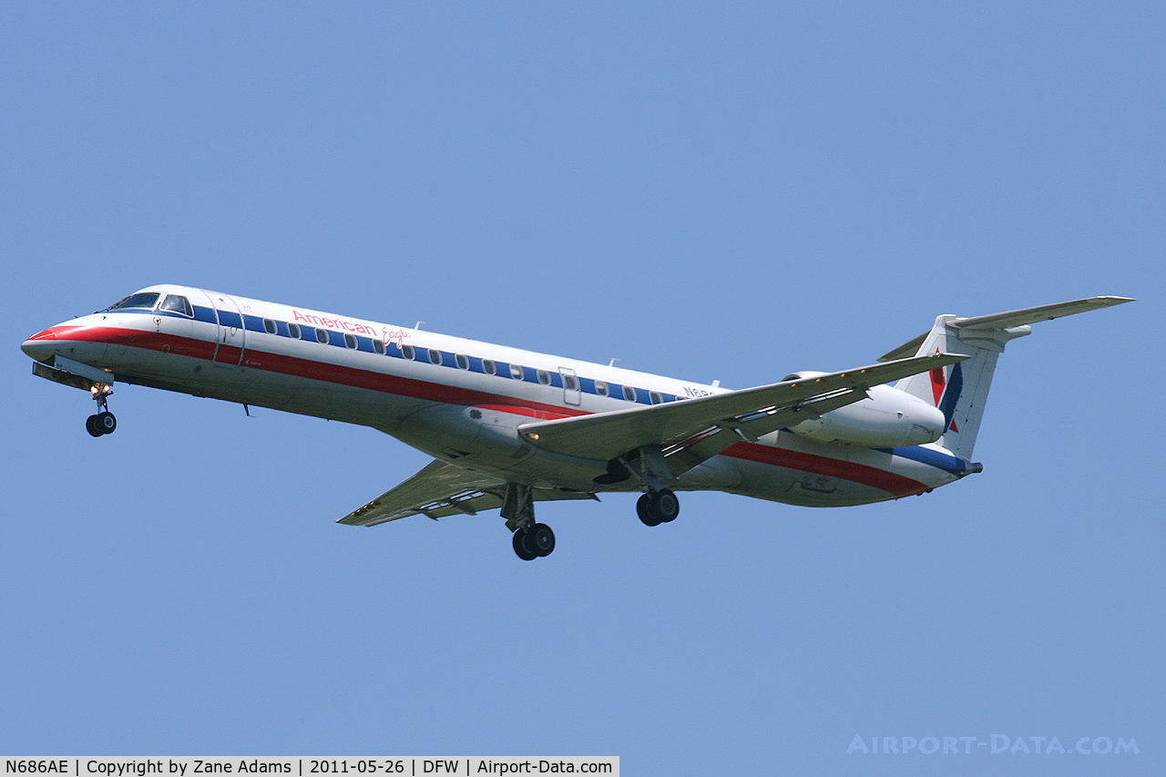 N686AE, 2004 Embraer ERJ-145LR (EMB-145LR) C/N 14500843, Landing at DFW Airport.