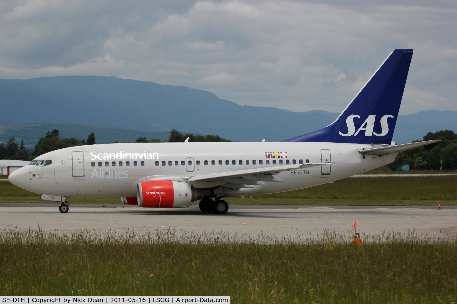 SE-DTH, 1999 Boeing 737-683 C/N 28313, LSGG/GVA