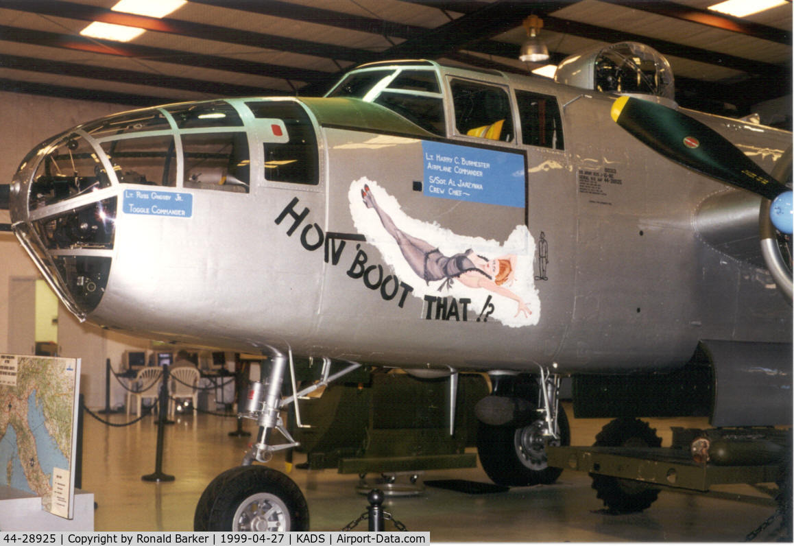 44-28925, 1944 North American B-25J Mitchell Mitchell C/N 108-32200, Cavanaugh Flight Museum