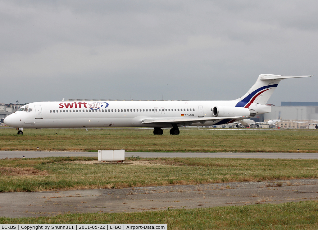 EC-JJS, 1989 McDonnell Douglas MD-83 (DC-9-83) C/N 49793, Taxiing holding point rwy 32R for departure...