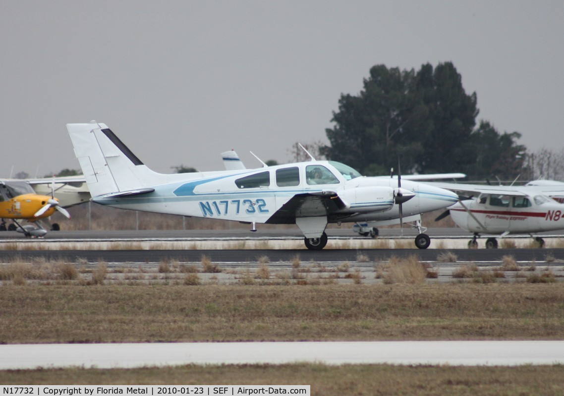 N17732, 1977 Beech E-55 Baron C/N TE-1102, Beech E35