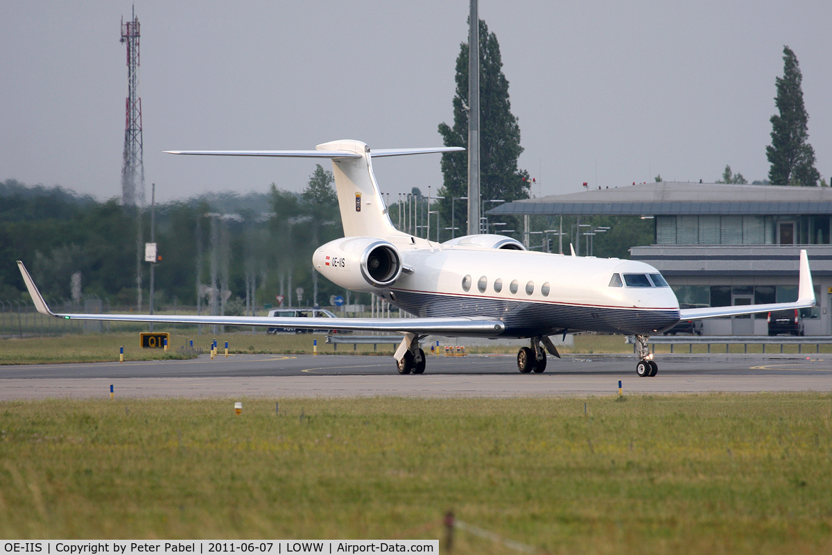 OE-IIS, 1999 Gulfstream Aerospace GV C/N 572, VIE
