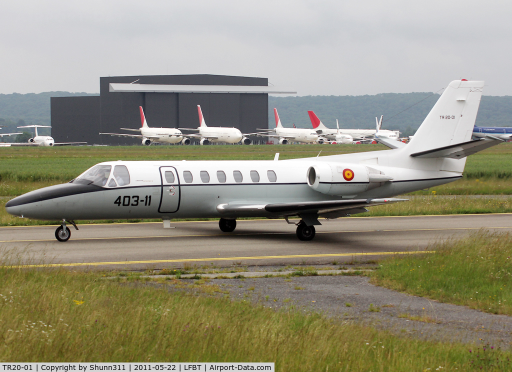 TR20-01, 1992 Cessna 560 Citation V C/N 560-0161, Taxiing holding point rwy 02 for departure...