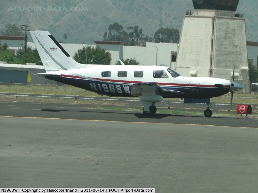 N1968W, 2001 Piper PA-46-500TP C/N 4697115, Taxiing on taxiway Sierra to the eastside transient parking area