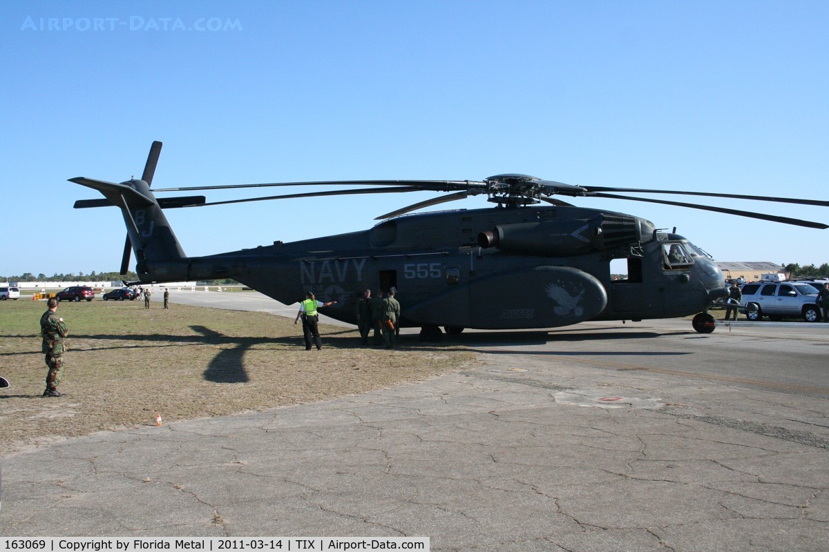 163069, Sikorsky MH-53E Sea Dragon C/N 65-569, During pushback, the chopper got stuck in some soft earth - about 20 of us along with a Ford F350 helped push it out