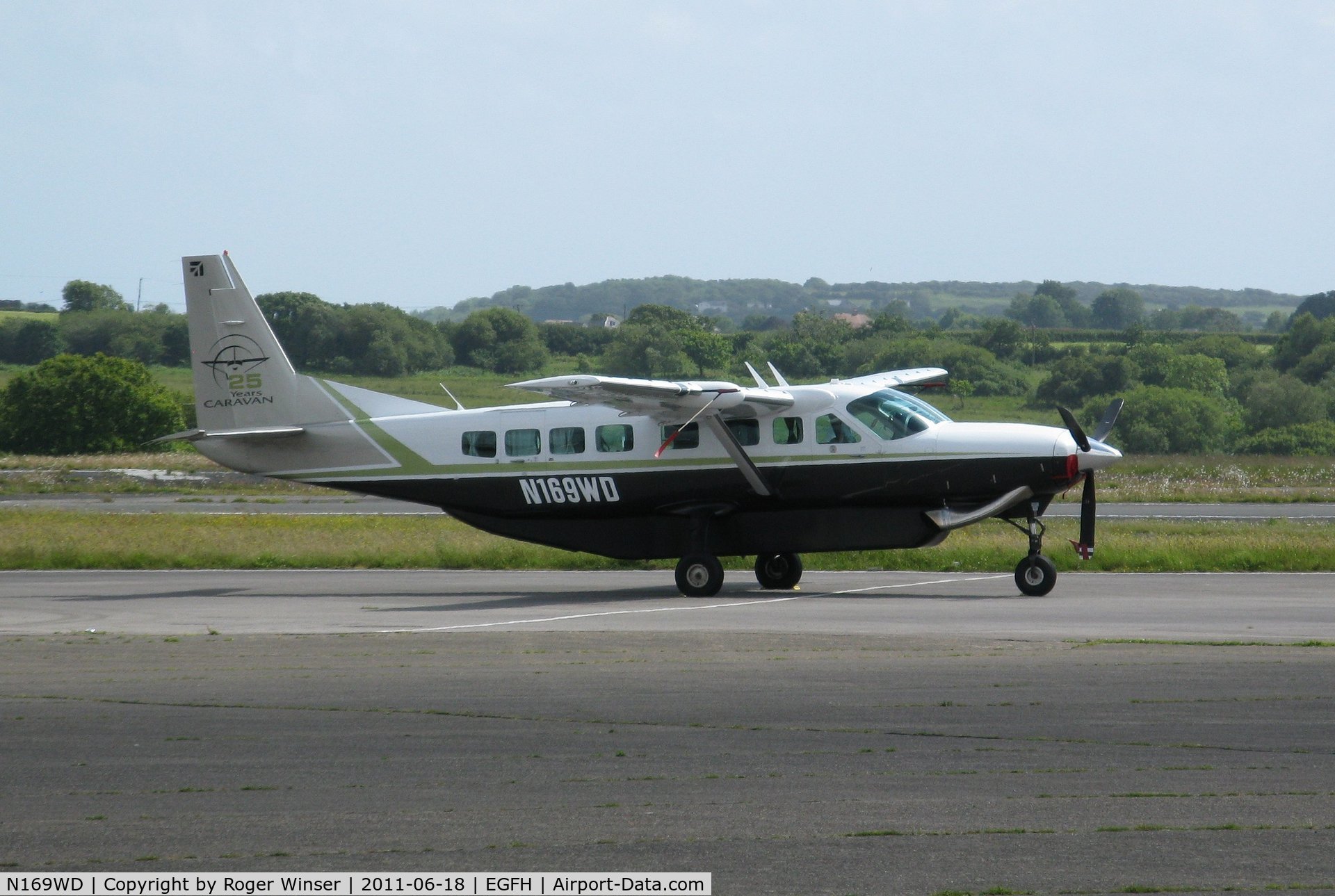 N169WD, Cessna 208B C/N 208B2167, Visiting Cessna Grand Caravan.