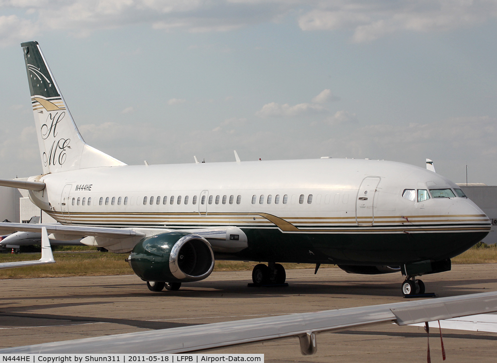 N444HE, 1987 Boeing 737-300 C/N 23800, Parked...