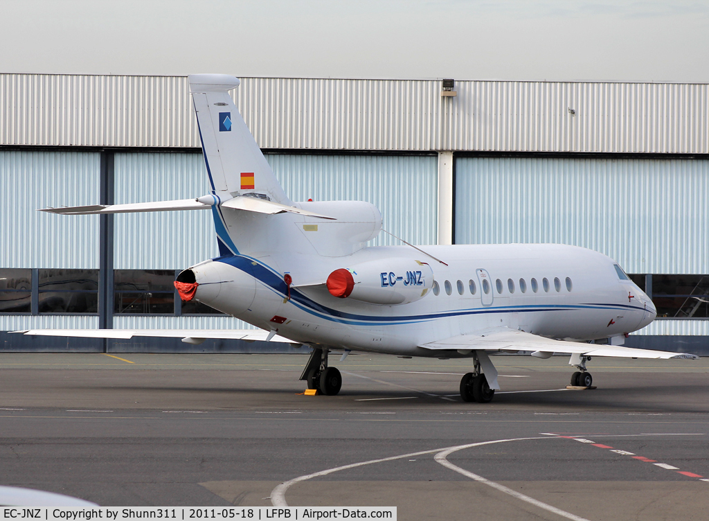 EC-JNZ, 2000 Dassault Falcon 900C C/N 181, Parked...