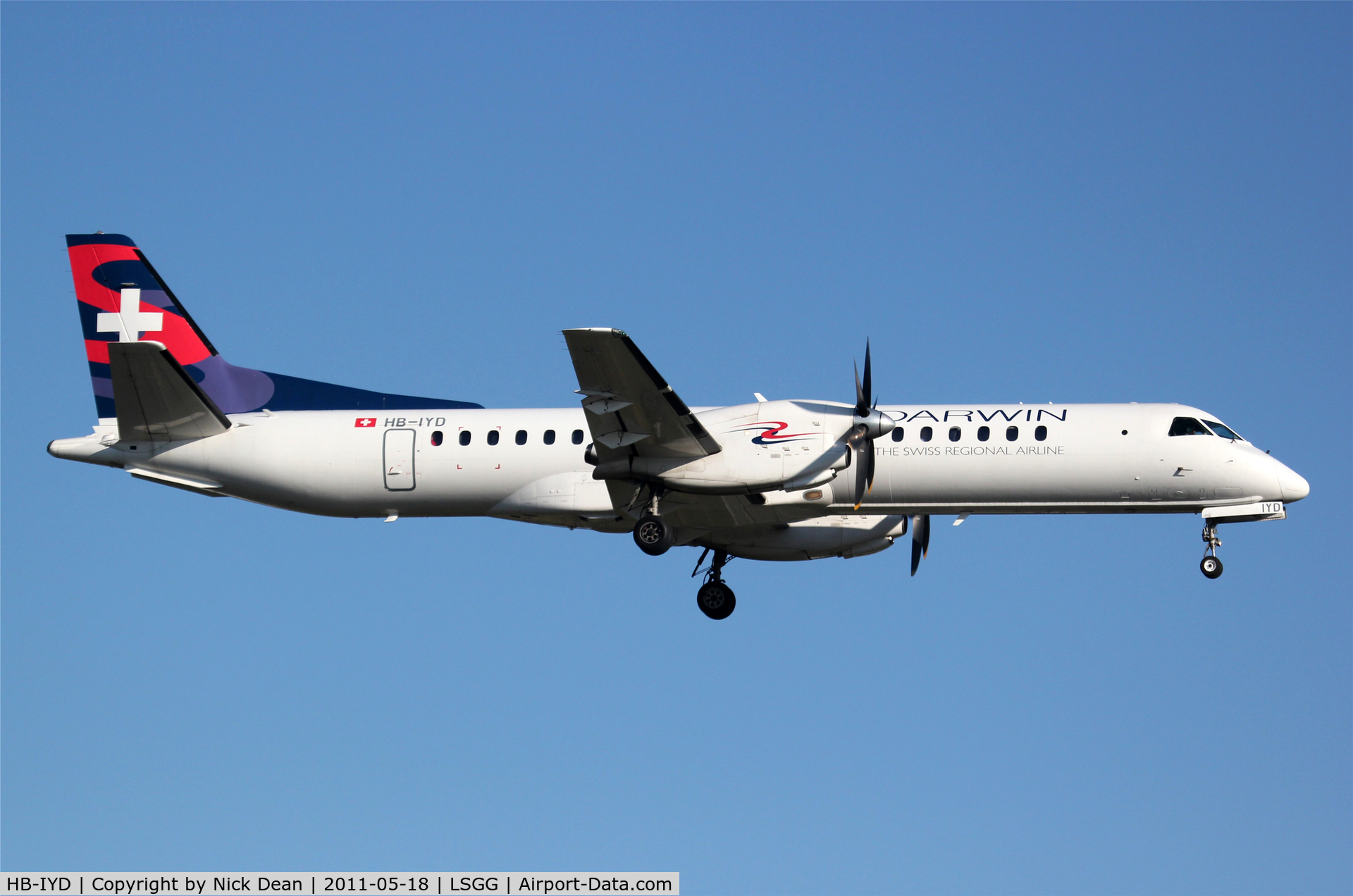 HB-IYD, 1998 Saab 2000 C/N 2000-059, LSGG/GVA