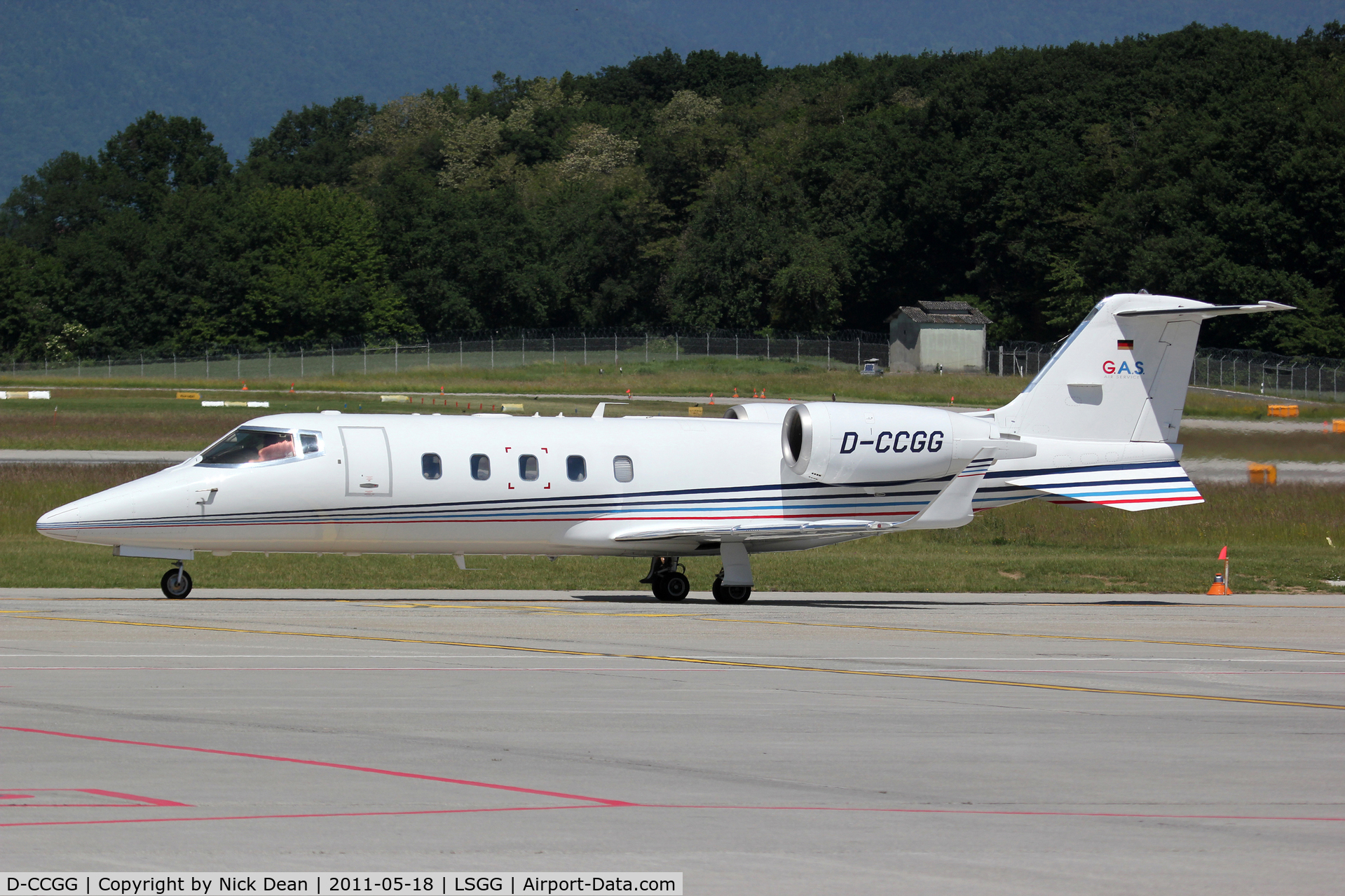 D-CCGG, 2002 Learjet 60 C/N 60-256, LSGG/GVA