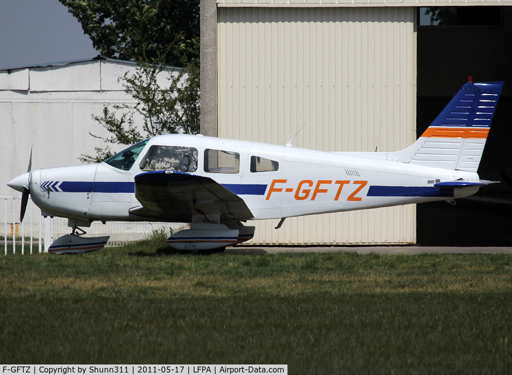 F-GFTZ, Piper PA-28-161 Warrior II C/N 28-8216093, Parked...