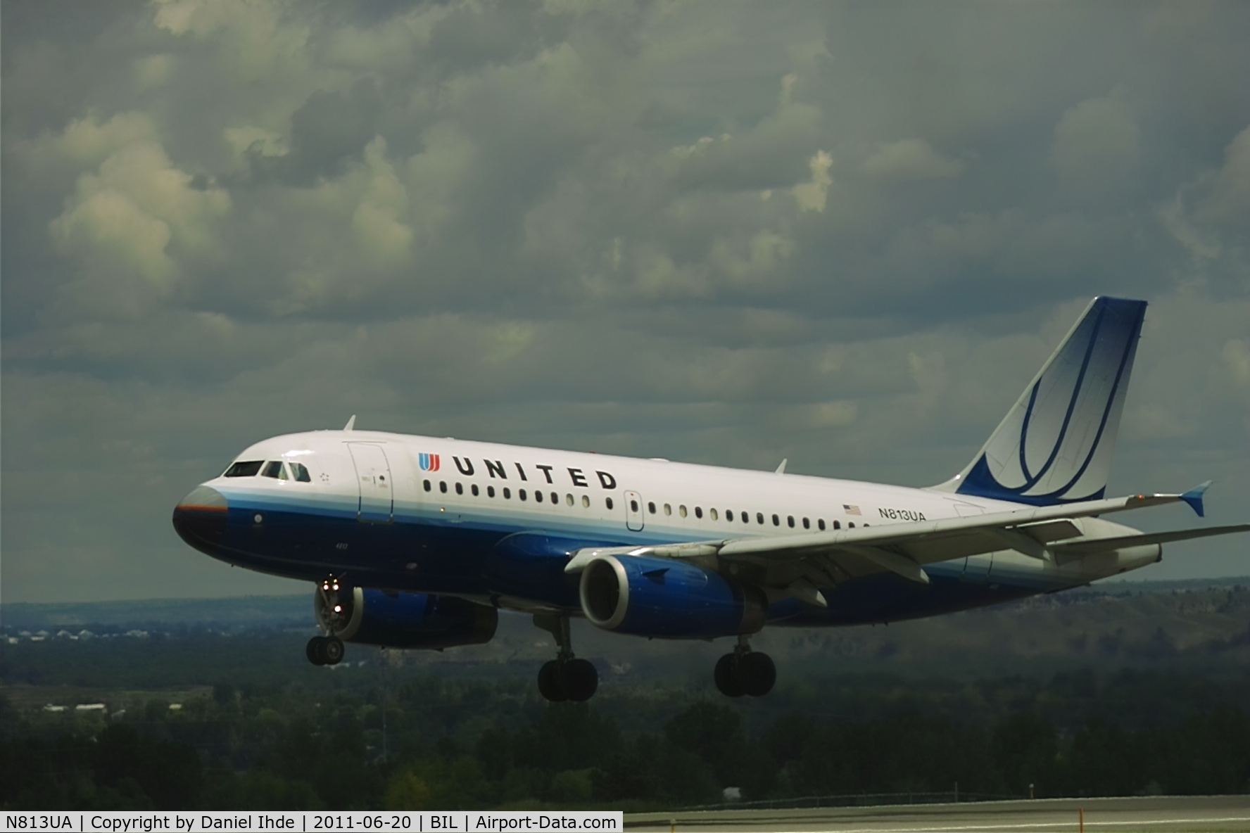 N813UA, 1998 Airbus A319-131 C/N 858, United Airlines Airbus A-319 @ BIL