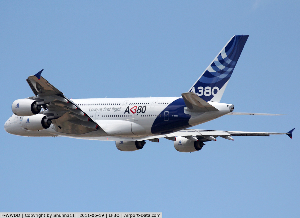 F-WWDD, 2005 Airbus A380-861 C/N 004, Taking off to Le Bourget Airshow 2011 with additional 