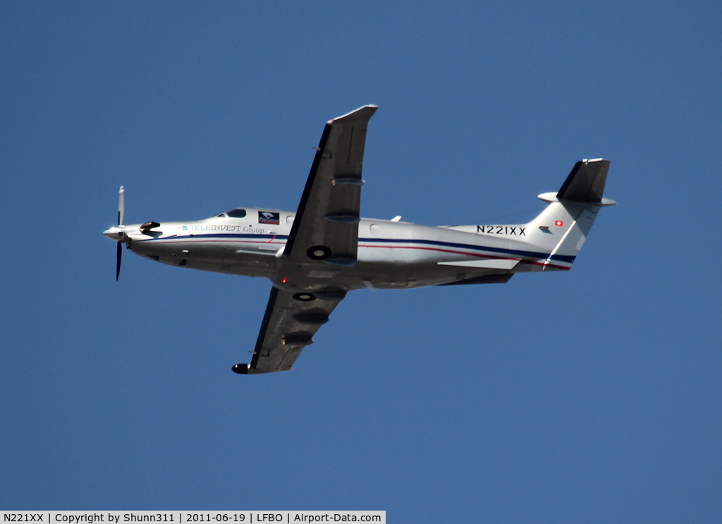N221XX, 2009 Pilatus PC-12/47E C/N 1128, Taking off from rwy 32R