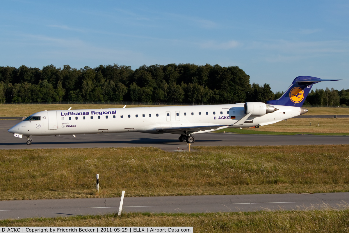 D-ACKC, 2006 Bombardier CRJ-900LR (CL-600-2D24) C/N 15078, taxying to the holding point RW24