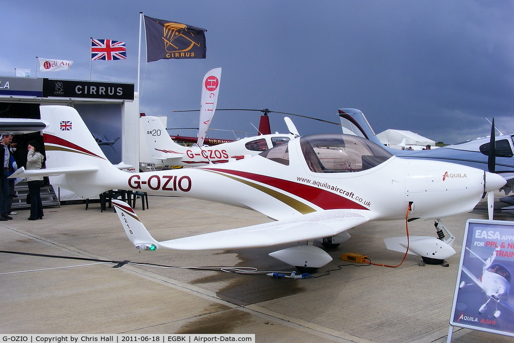 G-OZIO, 2009 Aquila A210 (AT01) C/N AT01-199, at AeroExpo 2011