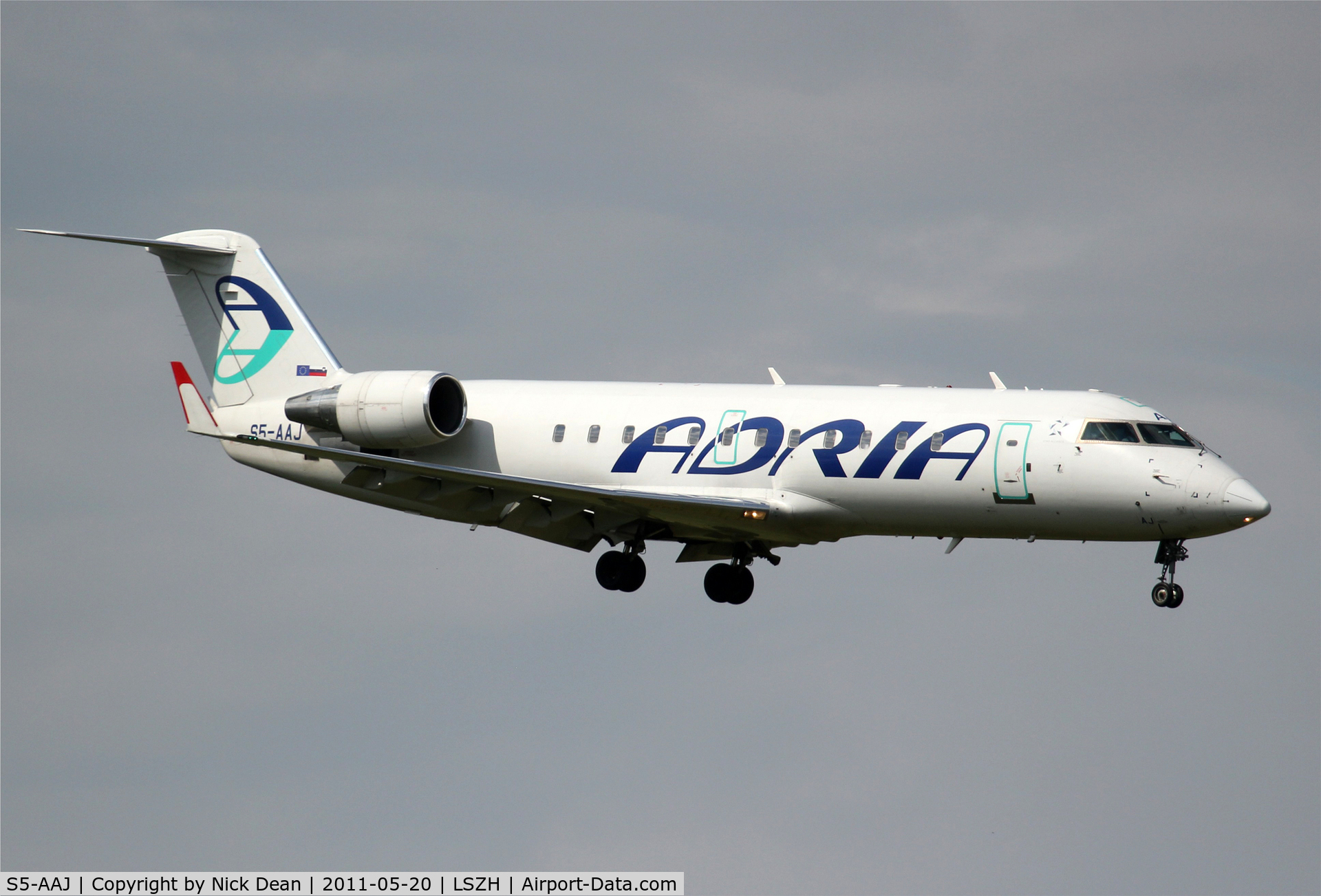 S5-AAJ, 2004 Bombardier CRJ-200ER (CL-600-2B19) C/N 8010, LSZH/ZRH