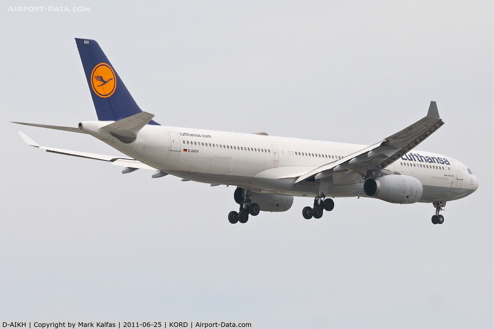 D-AIKH, 2005 Airbus A330-343X C/N 648, Lufthansa Airbus A330-343X, DLH436 arriving from EDDL/Dusseldorf, RWY 10 approach KORD.