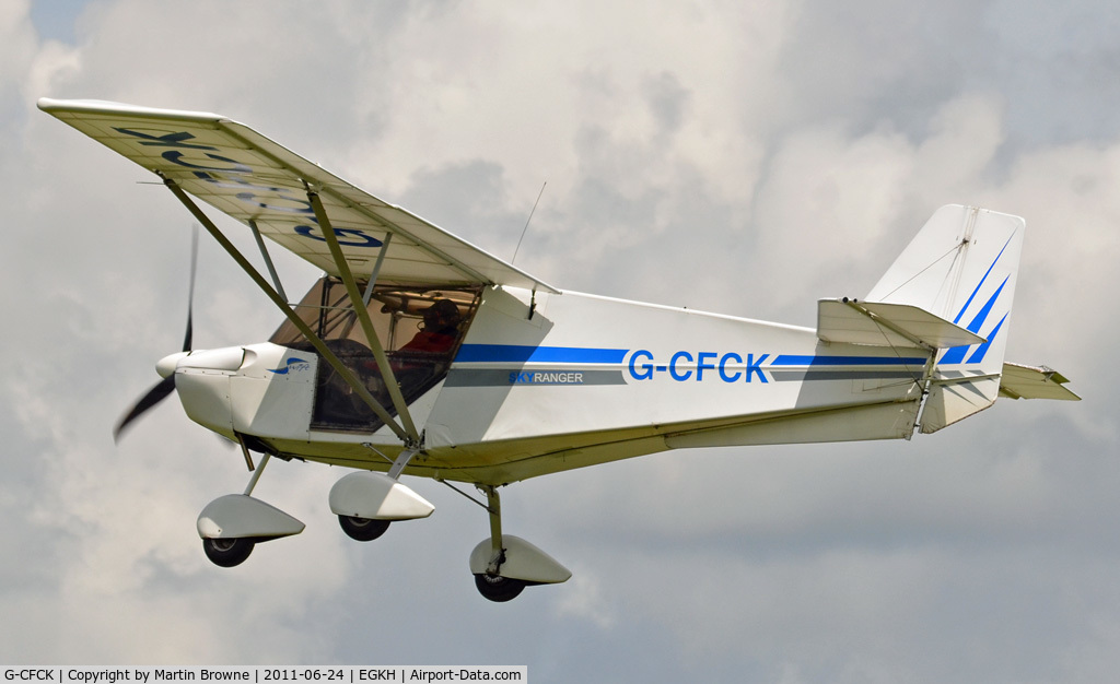 G-CFCK, 2008 Skyranger Swift 912S(1) C/N BMAA/HB/565, SHOT OVER HEADCORN