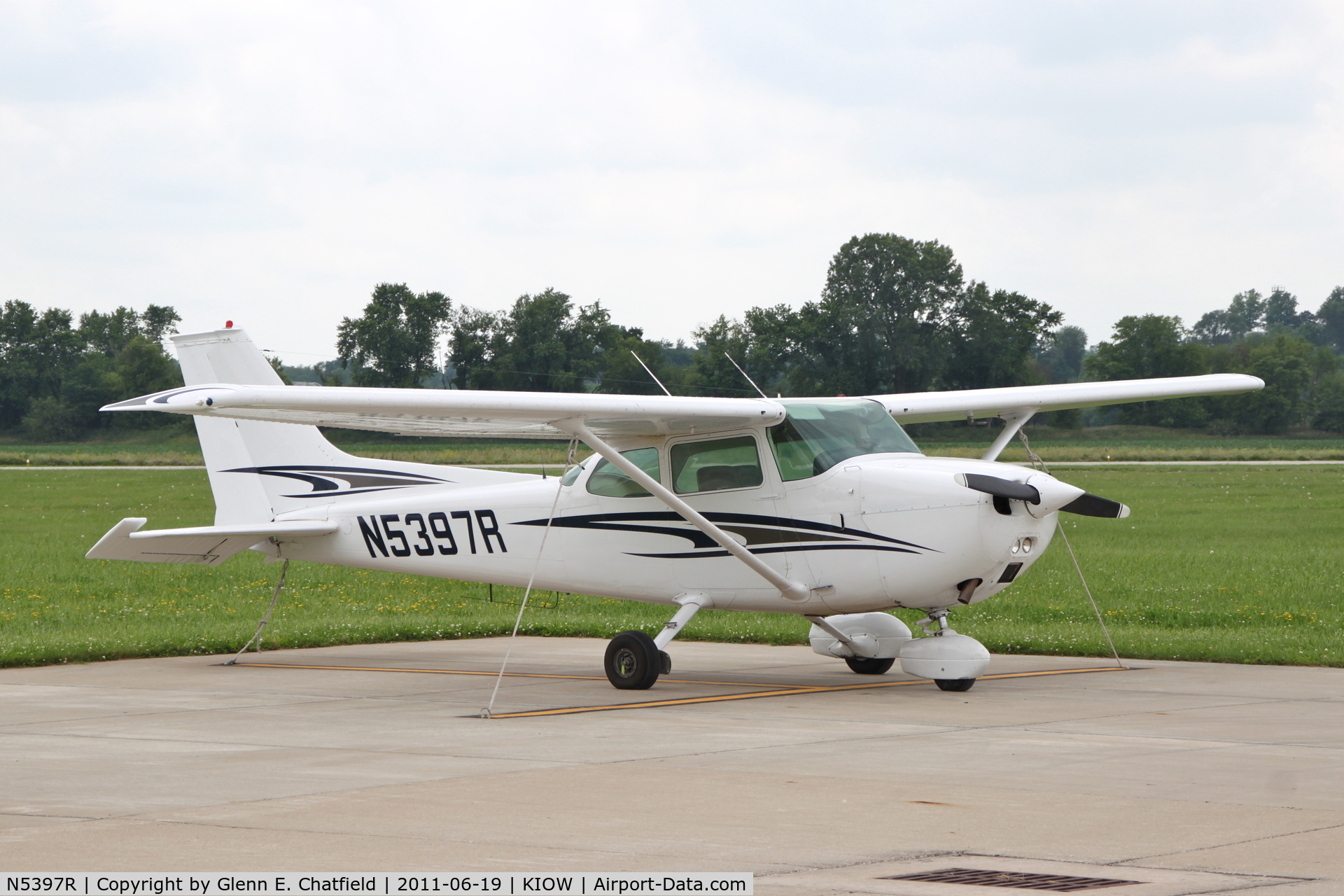 N5397R, 1974 Cessna 172M C/N 17263530, Parked on ramp