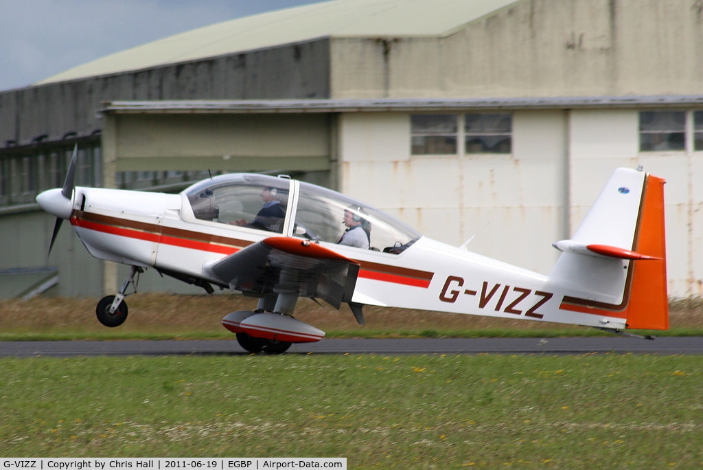 G-VIZZ, 1979 Sportavia-Putzer RS-180 Sportsman C/N 6018, visitor to the Cotswold Airshow