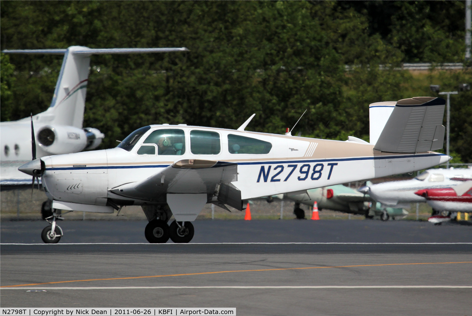 N2798T, 1967 Beech V35 Bonanza C/N D-8488, KBFI/BFI