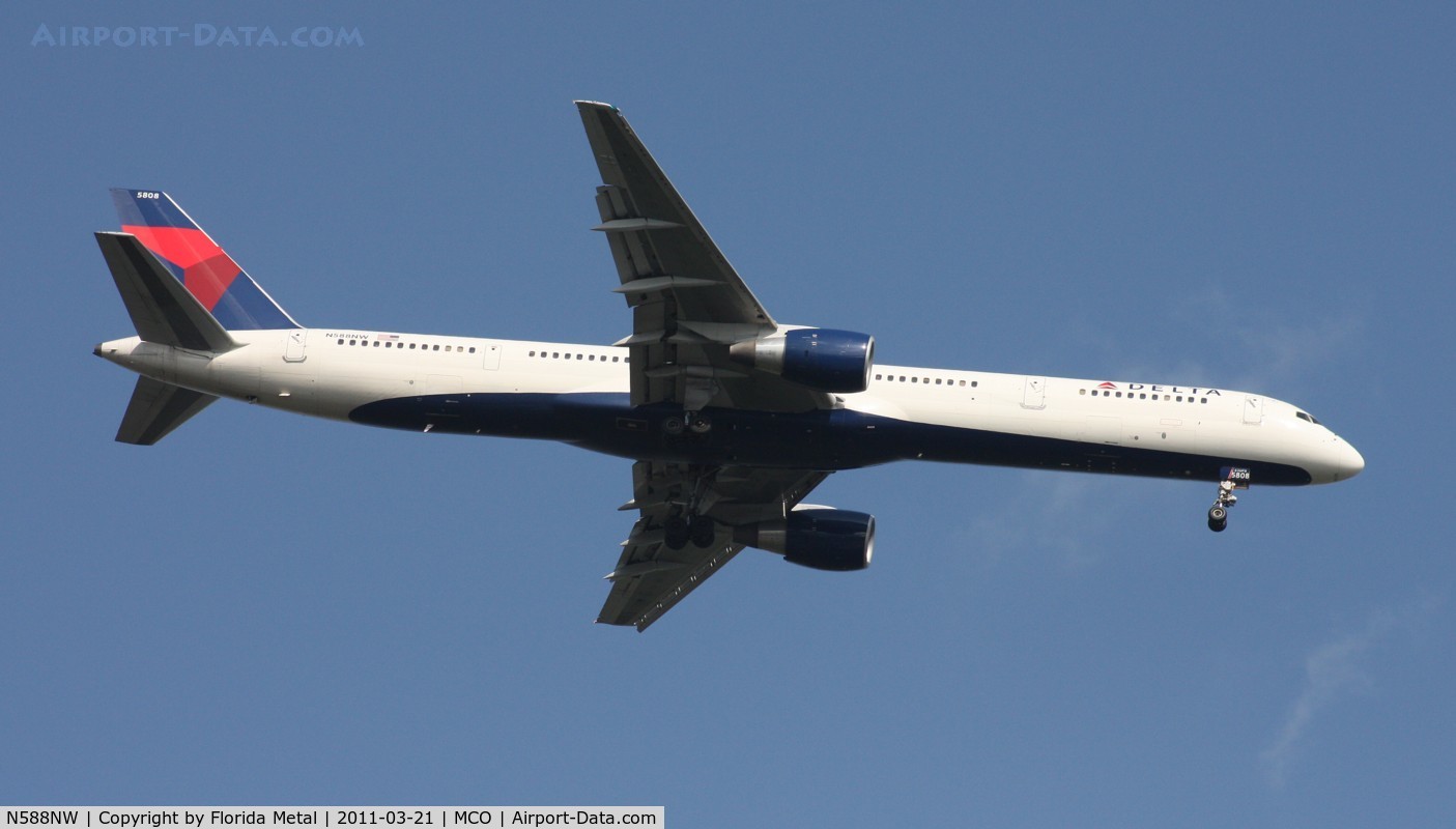 N588NW, 2003 Boeing 757-351 C/N 32988, Delta 757-300