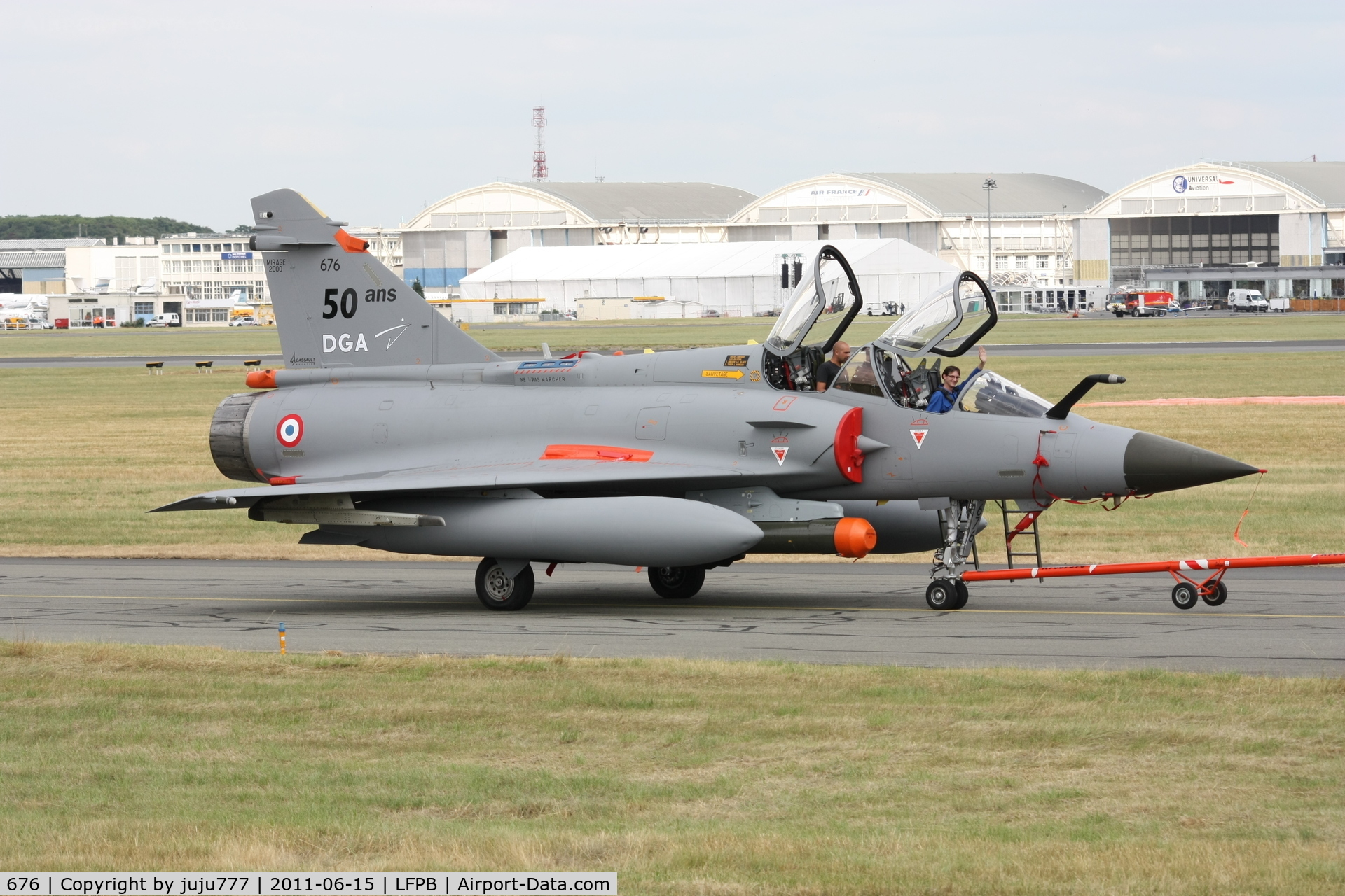 676, Dassault Mirage 2000D C/N 550, on towing for SIAE 2011