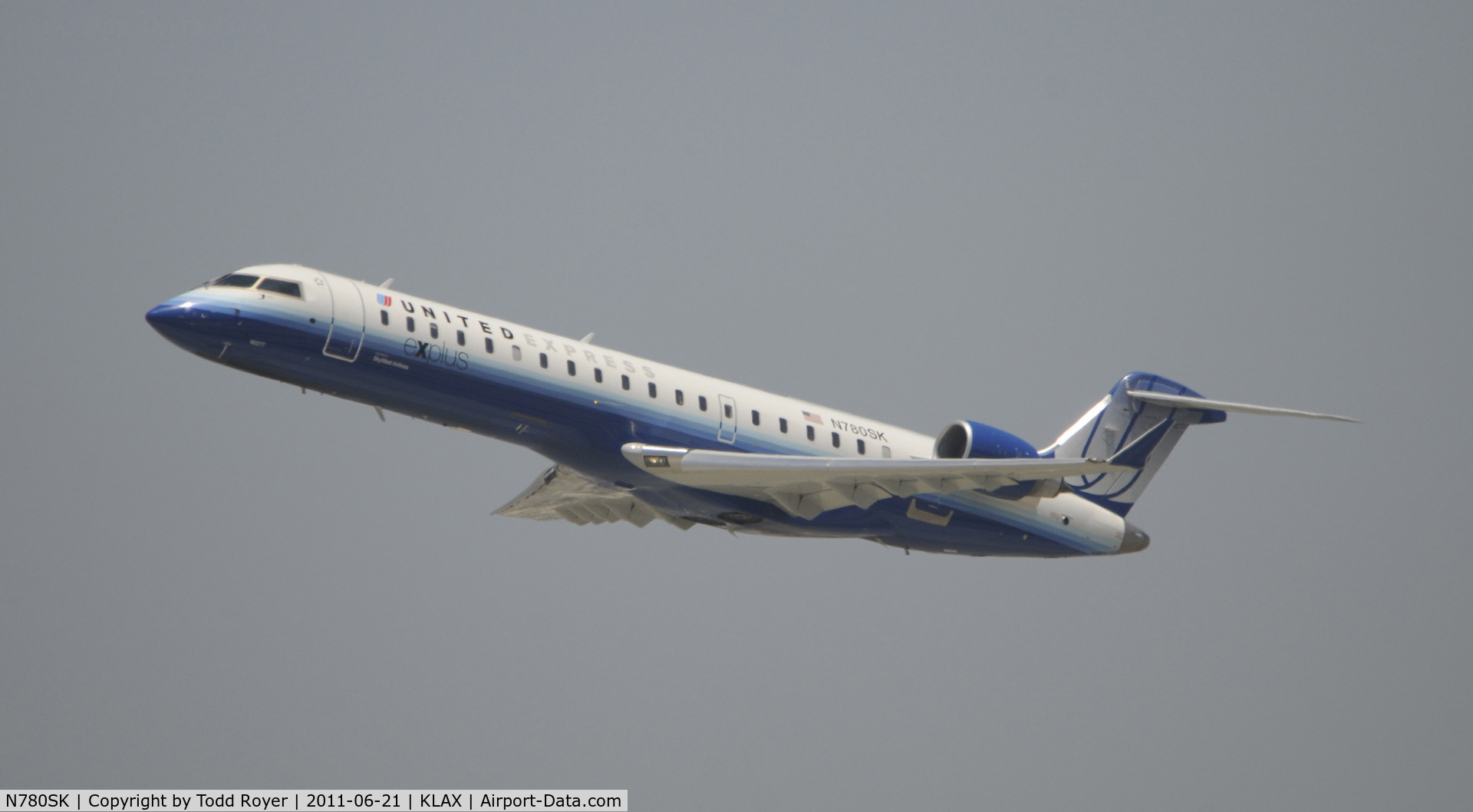 N780SK, 2009 Bombardier CRJ-700 (CL-600-2C10) Regional Jet C/N 10277, Departing LAX