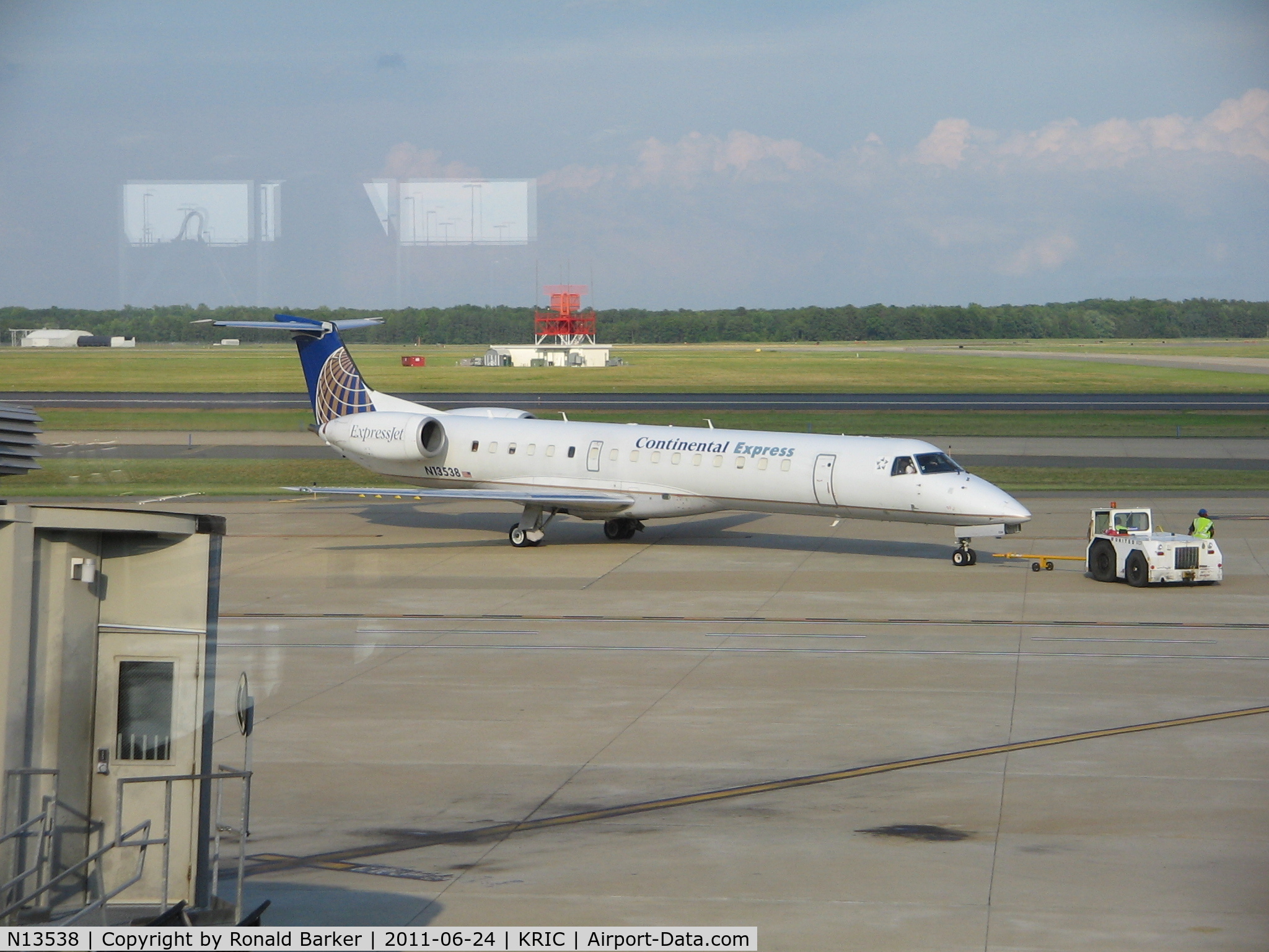 N13538, 2001 Embraer ERJ-145LR (EMB-145LR) C/N 145527, Richmond