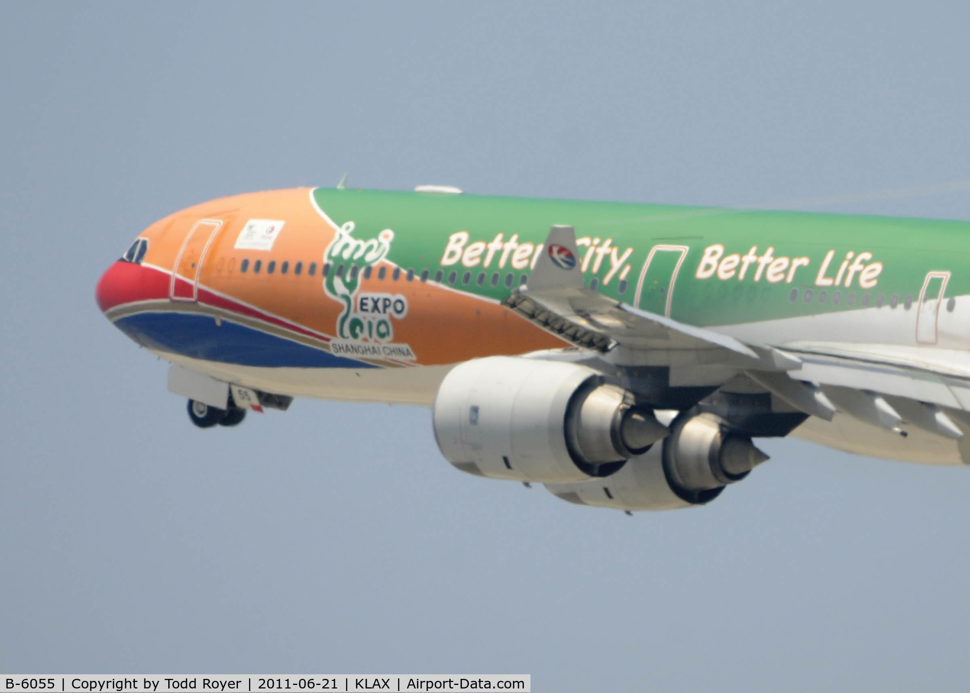 B-6055, 2004 Airbus A340-642 C/N 586, Departing LAX