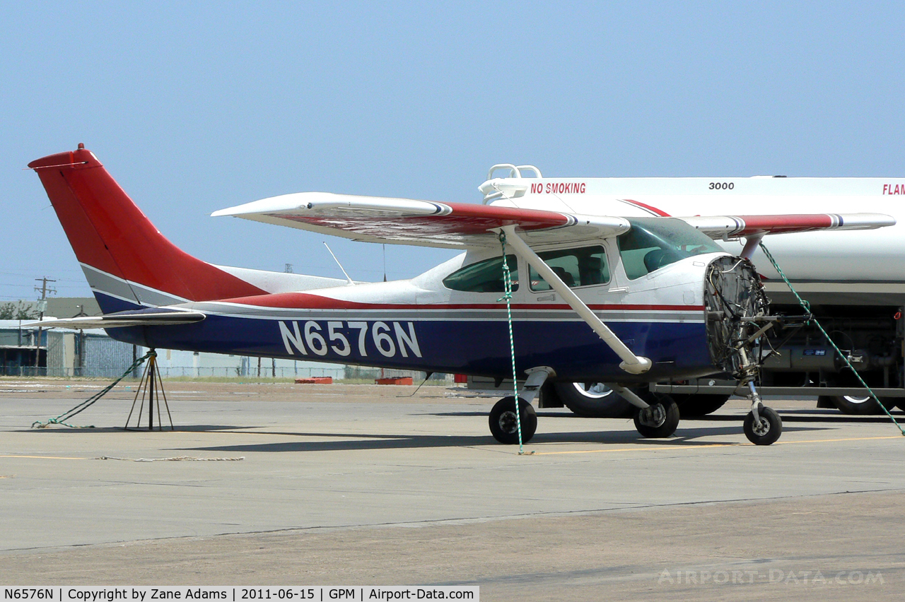 N6576N, 1981 Cessna 182R Skylane C/N 18267839, Civil Air Patrol C-182 engine change at Grand Prairie Municipal