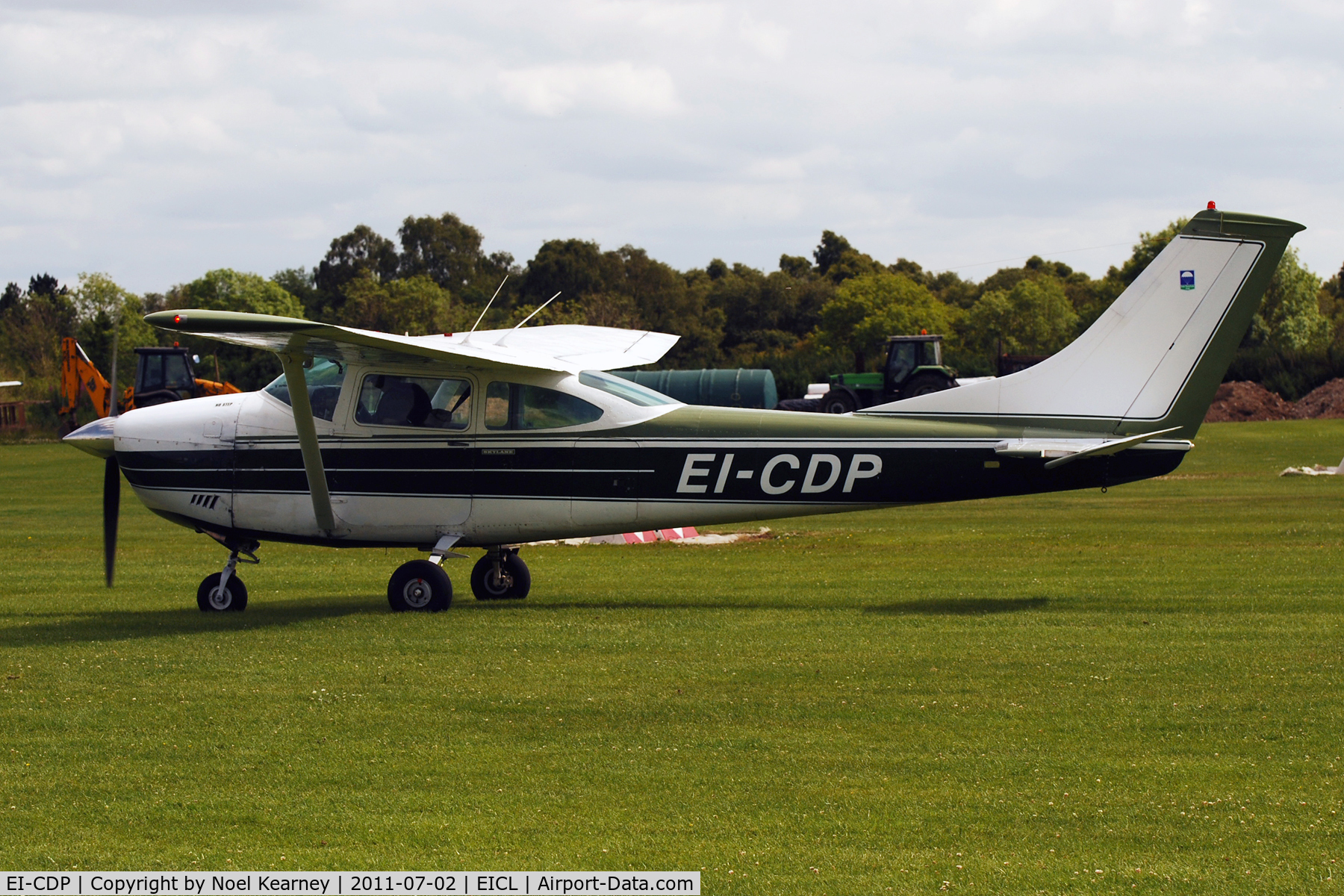 EI-CDP, Cessna 182L Skylane C/N 182-58955, Attending the July fly-in at Clonbullogue Aerodrome.