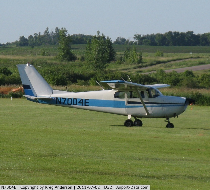 N7004E, 1960 Cessna 175A Skylark C/N 56504, Starbuck Fly-in 2011