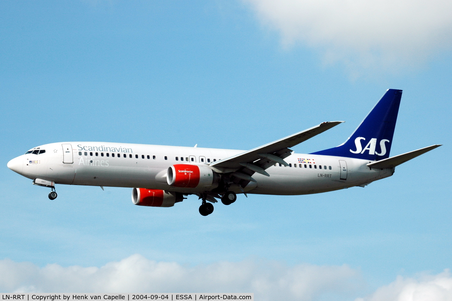 LN-RRT, 2001 Boeing 737-883 C/N 28326, Scandinavian Boeing 737-800 about to land at Stockholm Arlanda.